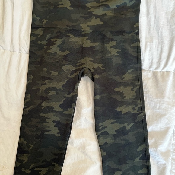 New Spanx camo leggings, sz small - Picture 4 of 5